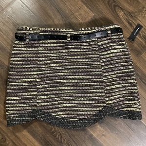 I Heart Ronson Scalloped Skirt with Belt, size 14.